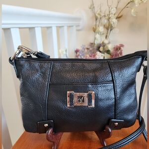 Stone Mountain Elegant Black Leather Shoulder/Crossbody Bag